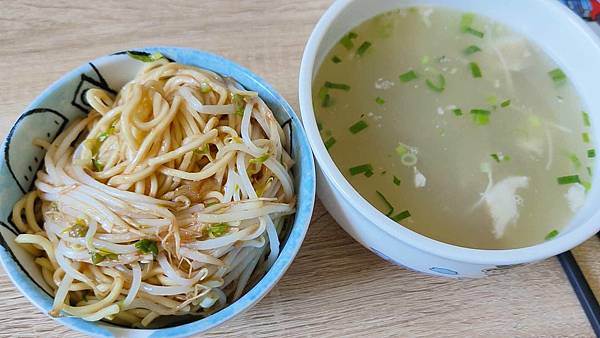 乾麵 米苔目 骨仔肉