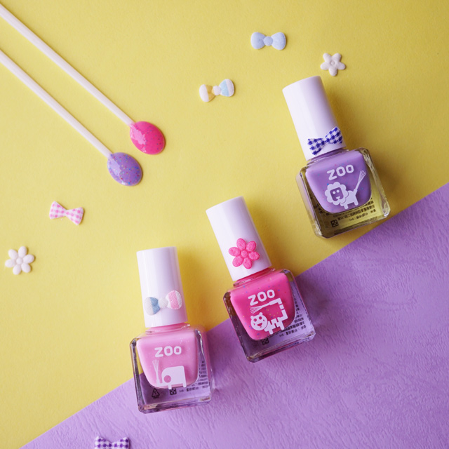 獅子王愛郊遊 每當晴朗的好天氣獅子王最愛跟好朋友閃閃虎約好帶著最愛的三明治要到森林裡去野餐唷小朋友也不要一直滑手機要到戶外走走喔組合顏色ZOO 07 活潑閃閃虎 (粉紅彩色亮片) ZOO 20 蒲公英