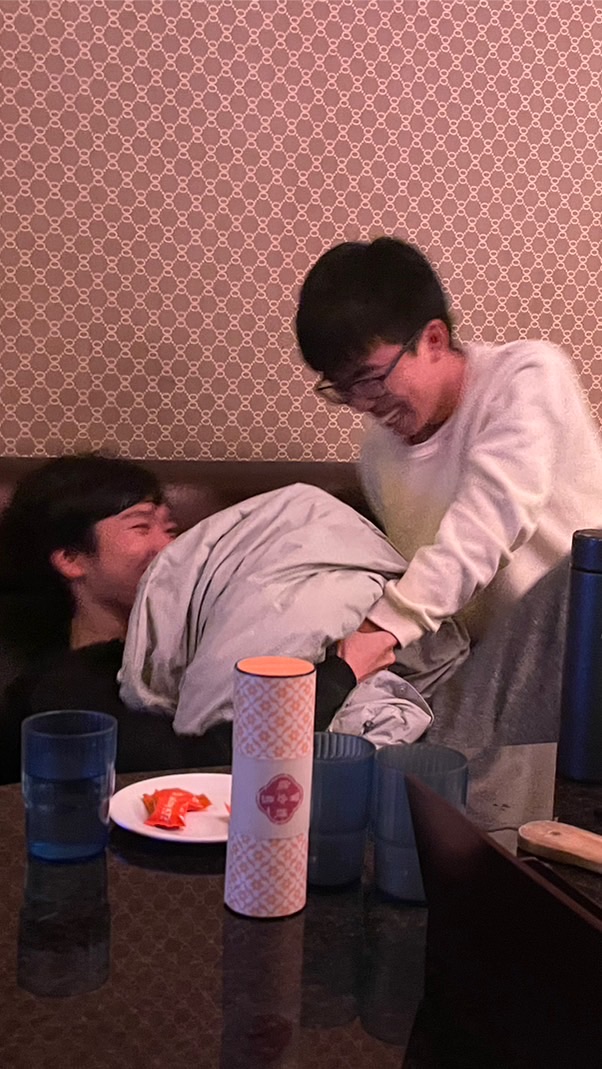 霏回家了