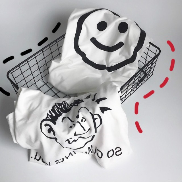 短袖 現貨 百搭T恤 印花T 原宿風 T恤 韓版ins超火喜怒無常T恤女笑臉小醜印花塗鴉白色上衣女 女生衣著