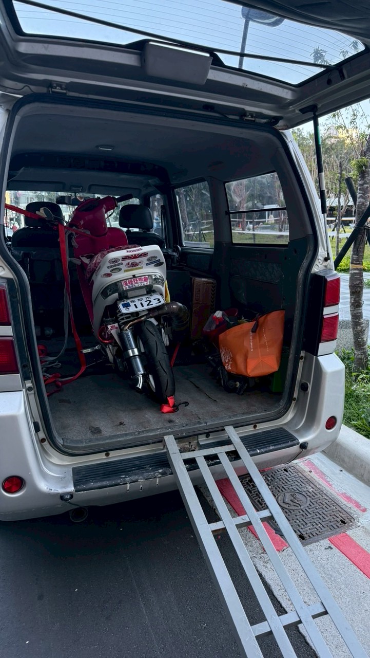 24h雙北 箱車道路救援 搬家 無牌車運送（機車）