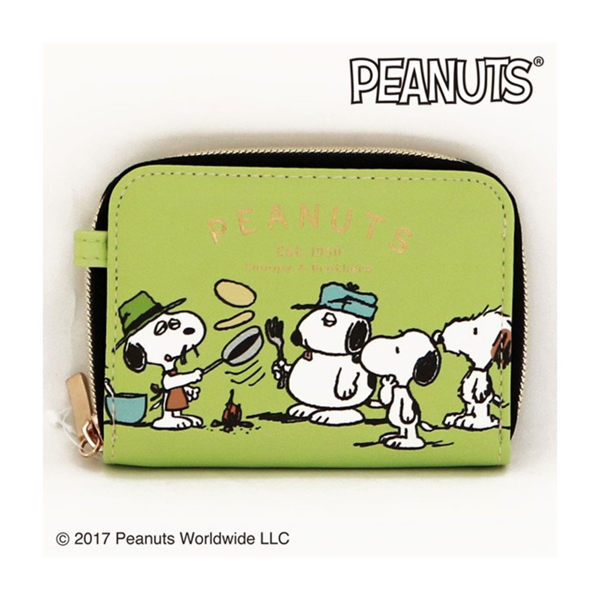 SNOOPY包包雜貨新上市n合成皮革材質的卡片收納包n卡片名片收納攜帶方便又可愛
