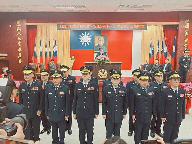 高市警局新任高階警官就職 陳其邁肯定警察同仁辛勞並賦予重任 勁報 LINE TODAY
