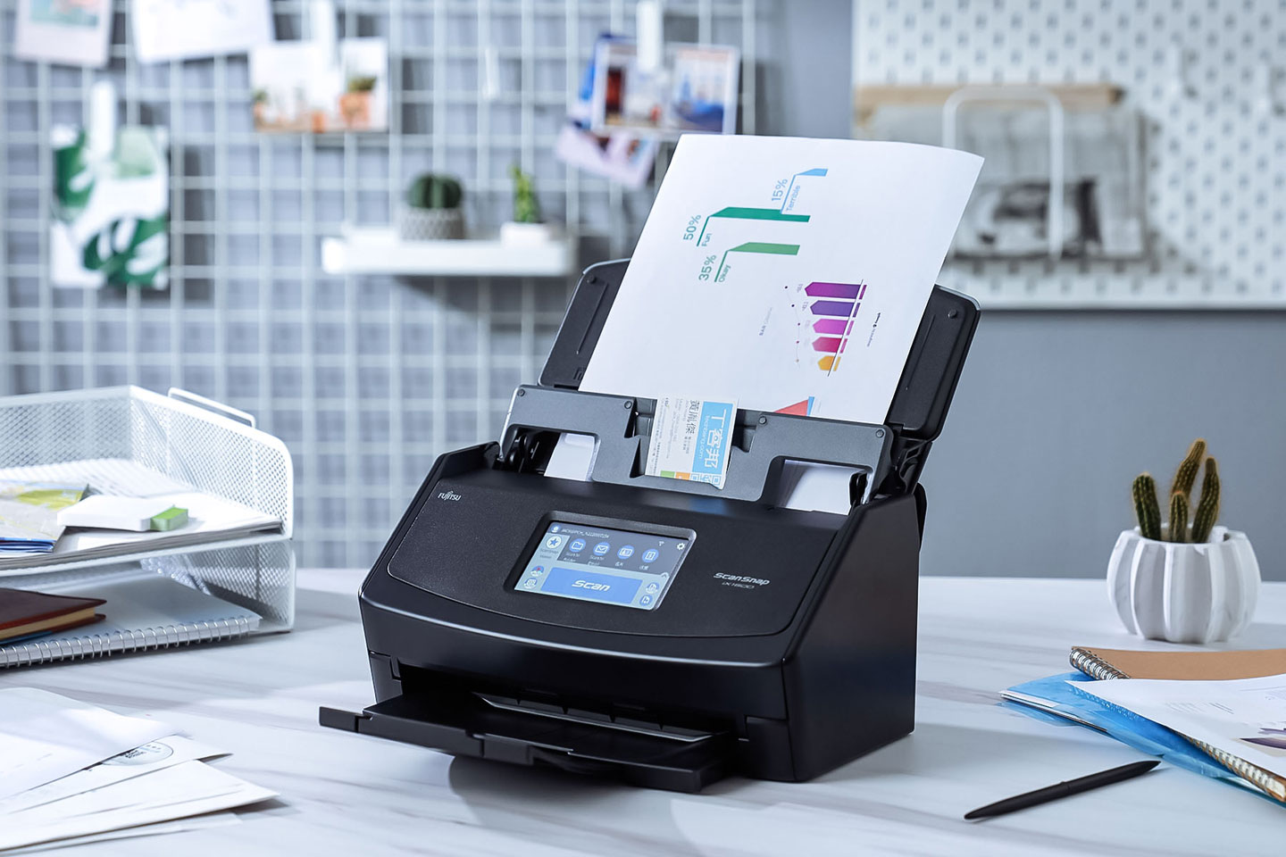 富士通 ScanSnap iX1600 一機可滿足多類設備的需求，包括電腦、平板與手機平台都能支援，而且使用上更簡單，讓上手的門檻降至最低。