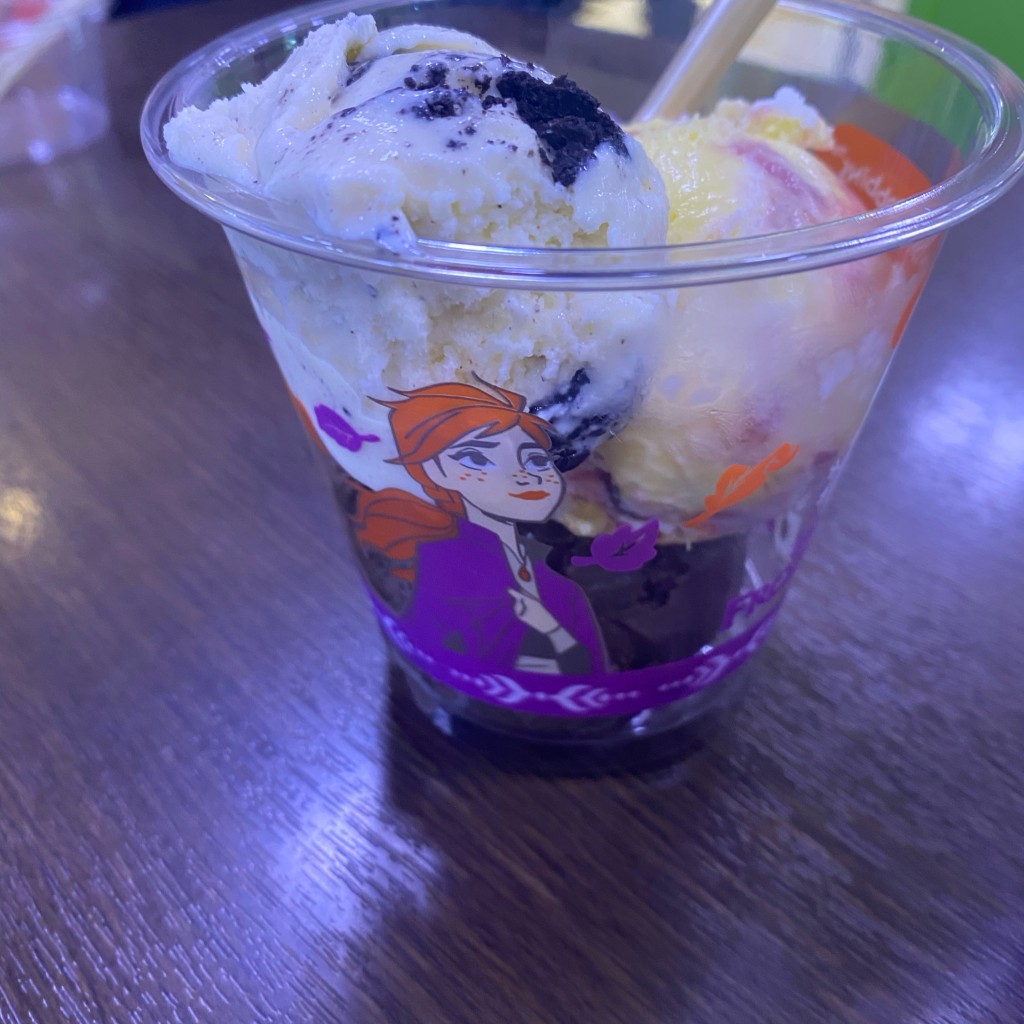 ユーザーが投稿したアナと雪の女王2SWアナオラフの写真 - 実際訪問したユーザーが直接撮影して投稿した小仲台アイスクリームサーティワンアイスクリーム イオン稲毛店の写真