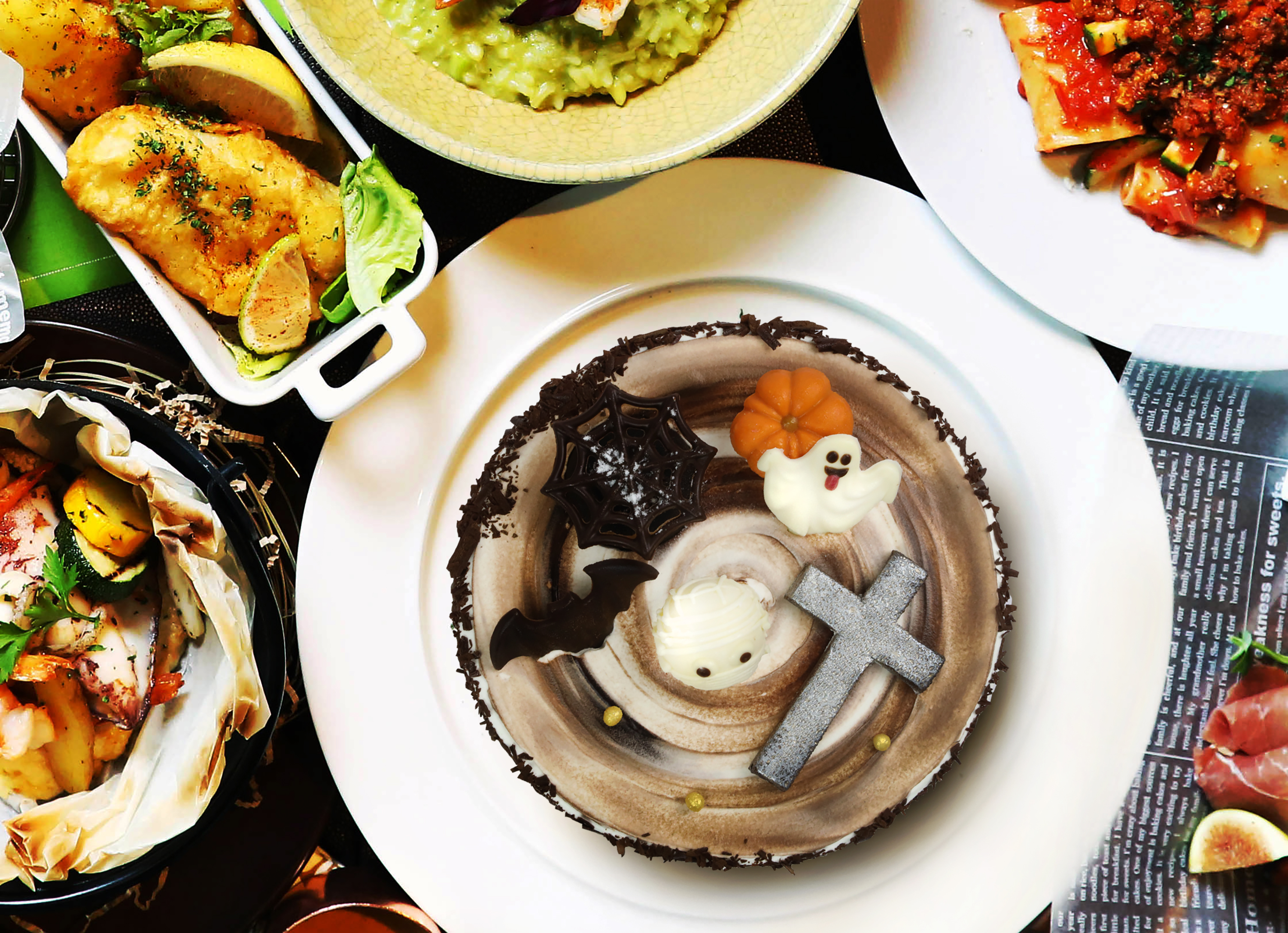 金典酒店萬聖節期間推出鬼魂黑森林蛋糕，濃濃的巧克力香四溢，令人唇齒留香回味再三。(圖片提供/金典酒店)