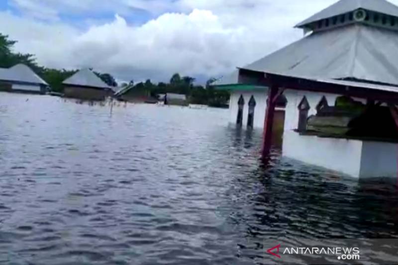 Image result for Banjir Meluas, Rendam 45 Desa di 18 Kecamatan
