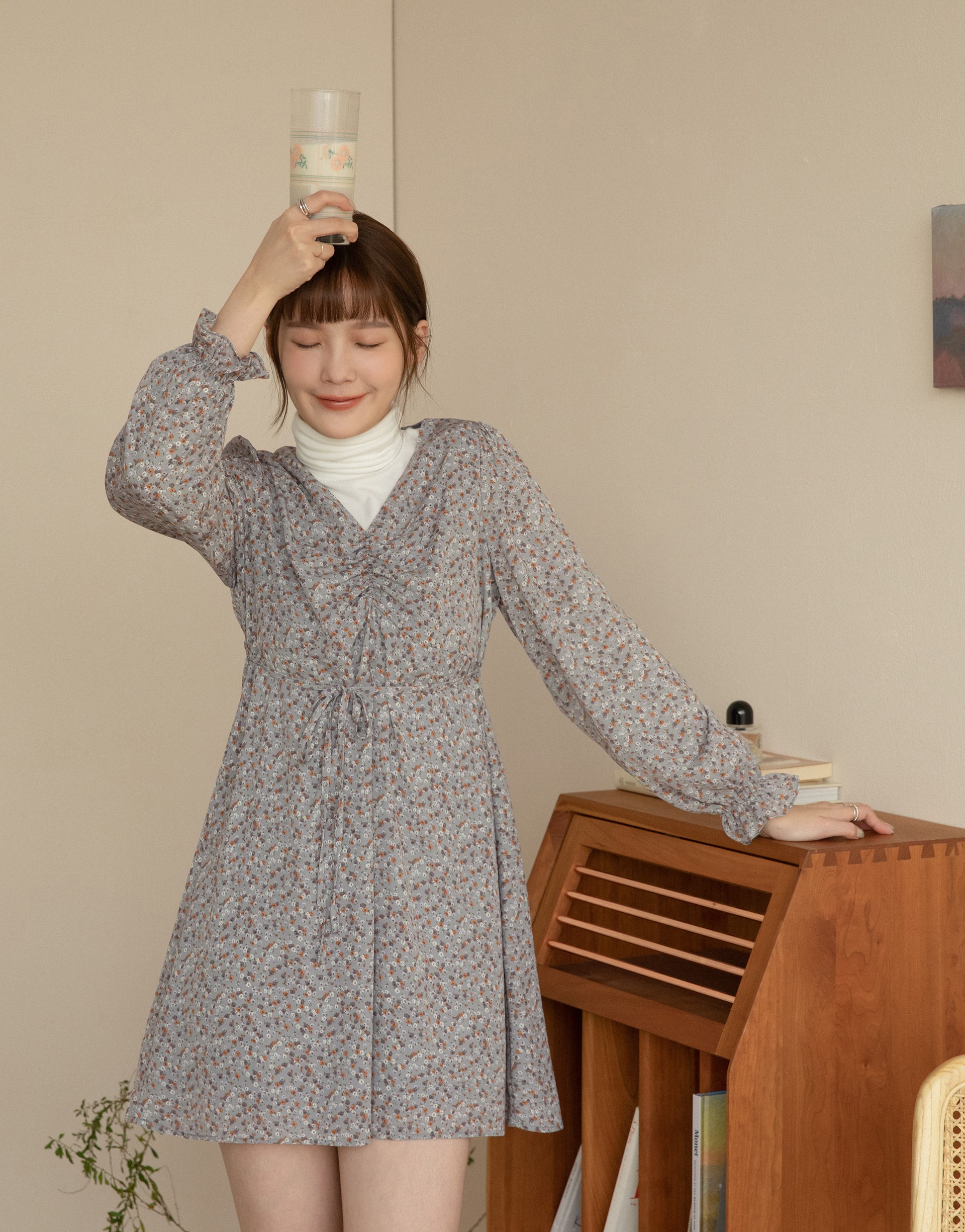 小碎花抽皺綁繩短洋裝-PAZZO