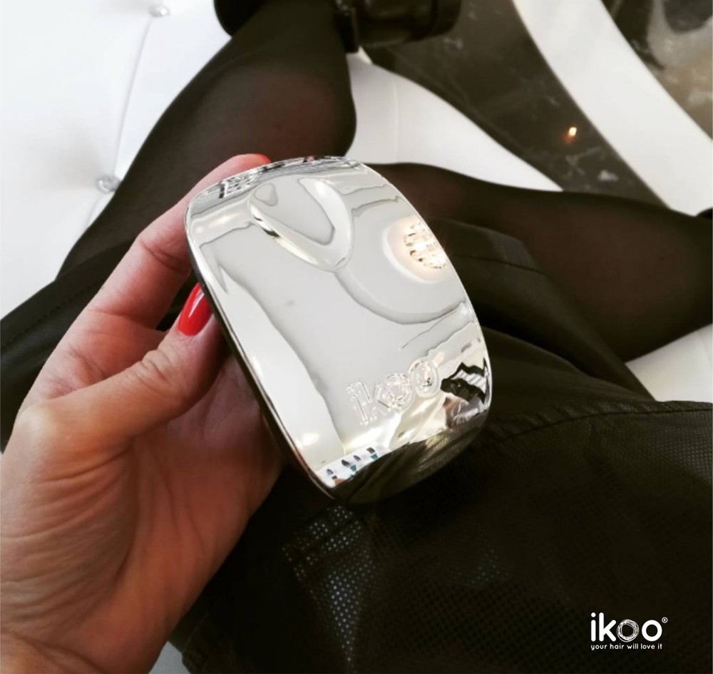 可以再逆著梳，或是左右來回梳，基本上，想怎麼梳就可以怎麼梳。 4.也可以單點按壓使用，放鬆定點頭皮。 //媒體雜誌報導// Marie Claire Magazine EllE Magazine VO