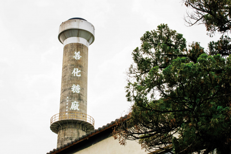 已運轉上百年的「善化糖廠」，與位於雲林縣的「虎尾糖廠」，是台灣目前唯二仍持續生產蔗糖的糖廠。（圖／宋岱融攝）