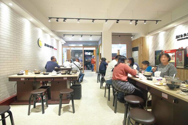 【台北美食】21金火鍋-平價湯頭又美味的超人氣小火鍋店