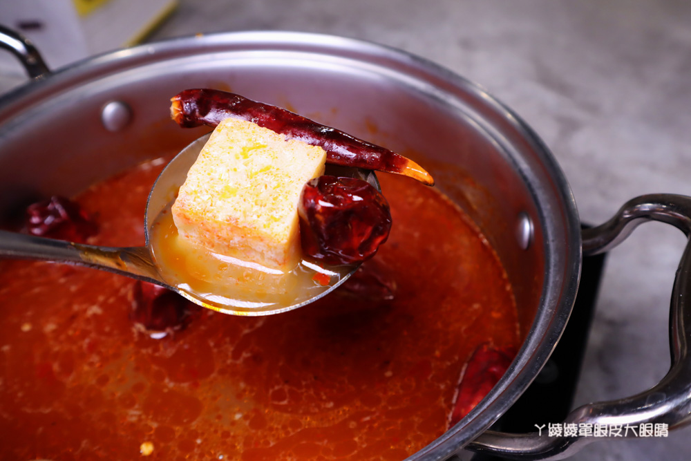 新竹火鍋無極限！竹北上官木桶鍋推出日本A5和牛吃到飽無限量供應，加碼送痛風海鮮船