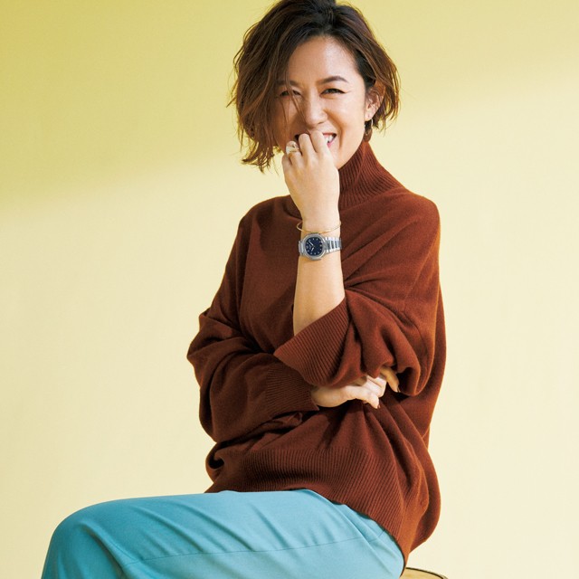 服に合わせてショートカットにイメチェン！大草直子さんの最新