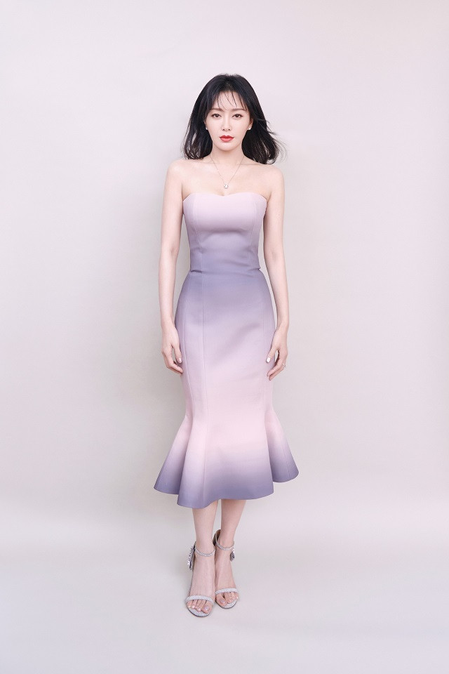 「沙漏身形」美腿女神6：秦嵐