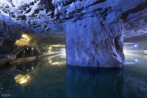 翟山坑道為一A字型戰備水道，是多人流血流汗後所建造的偉大工程。(圖／KLOOK提供)