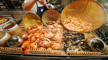 台北喜來登大飯店 十二廚自助餐 平日午餐buffet～龍蝦湯蒸螃蟹吃到飽，整修後菜色大升級