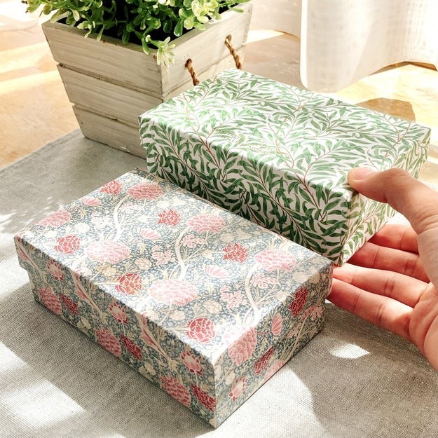 一目惚れして即レジした。セリアの「英国デザイン収納」これ100均で