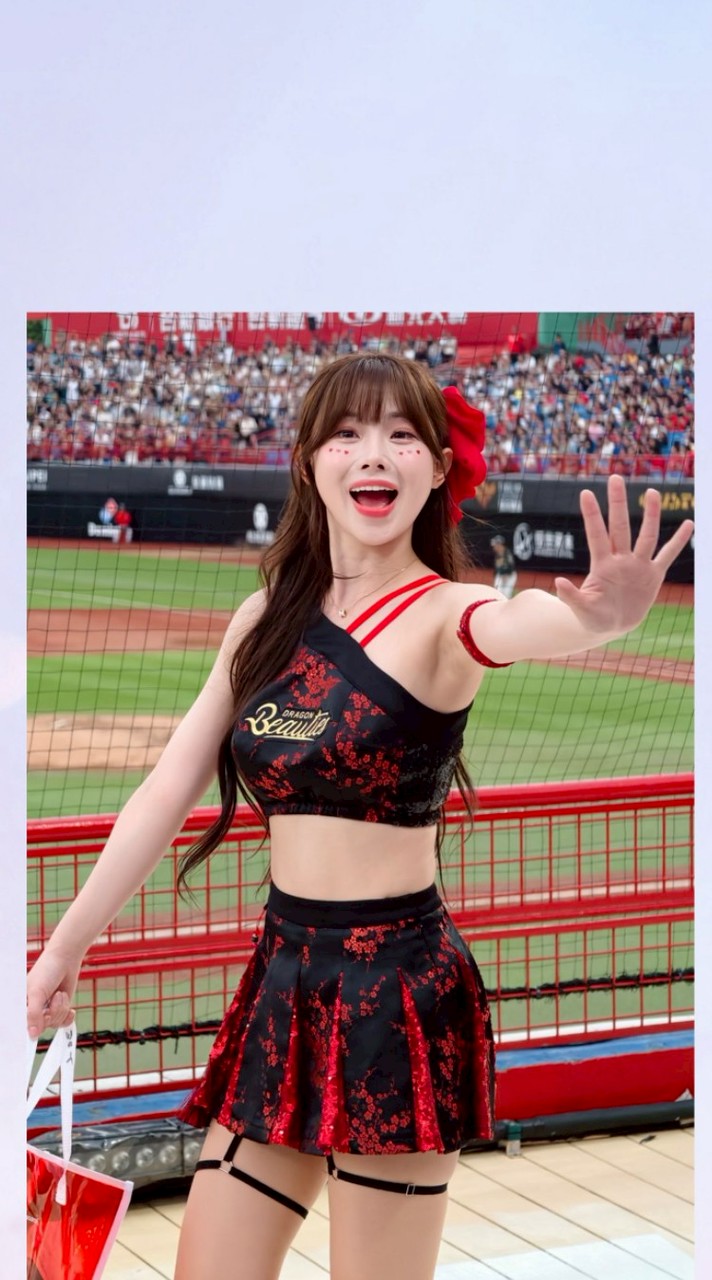 ❤️味全龍❤️金娜妍🧡P. LEAGUE+領航猿🧡nc恐龍山兔)綽號김나연 唯一PLG小龍女啦啦隊後援會