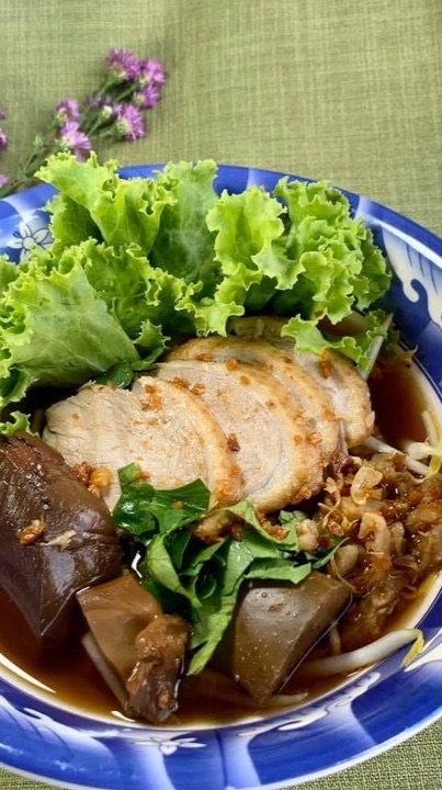 อาเตี๋ยว - ก๋วยเตี๋ยวเป็ด/ไก่ตุ๋นยาจีน