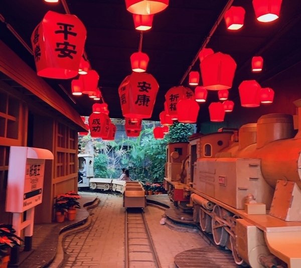 倪倪愛旅遊－『台中大坑一日遊推薦』台中近郊鳥語花香闔家出遊秘密花園-台中大坑紙箱王創意園區、東山水岸餐廳、東東芋圓直擊分享