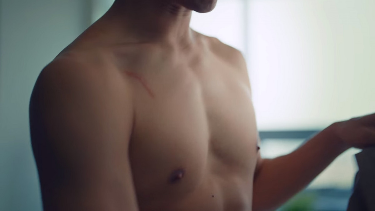 《雖然是精神病但沒關係》金秀賢腹肌登熱搜！首播收視比《愛的迫降》還高！