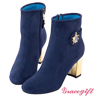 細膩質感絨布打造獨一無二美戰高跟靴款獨家訂製角色所代表高級立體飾釦變身器鞋面專屬配色,連筒口內裡也是角色領結配色