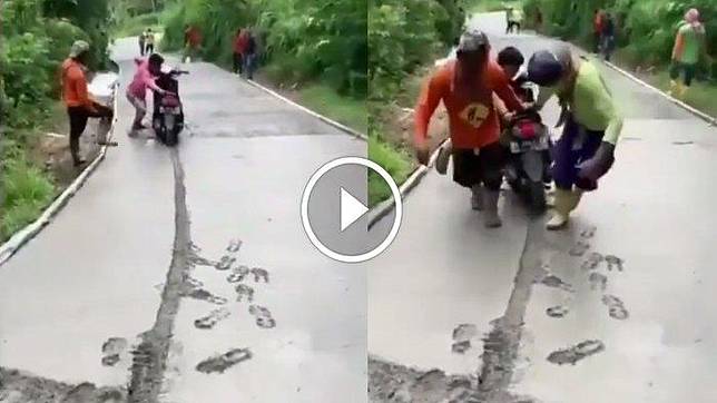 Seorang pemotor di di Desa Tugu, Kecamatan Sendang, Kabupaten Tulungagung, Jawa Timur, nekat menerobos jalan yang masih basah karena tengah dicor, motornya terjebak adonan semen.