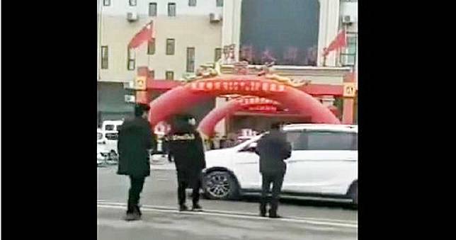 武漢肺炎／婚禮只有賓客！新人在家隔離...河南「硬核防疫」被讚爆