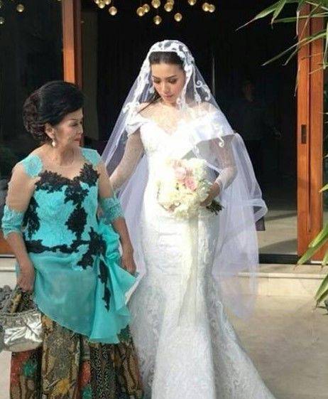 12 Foto Pernikahan Sammy Simorangkir dan Viviane di Bali