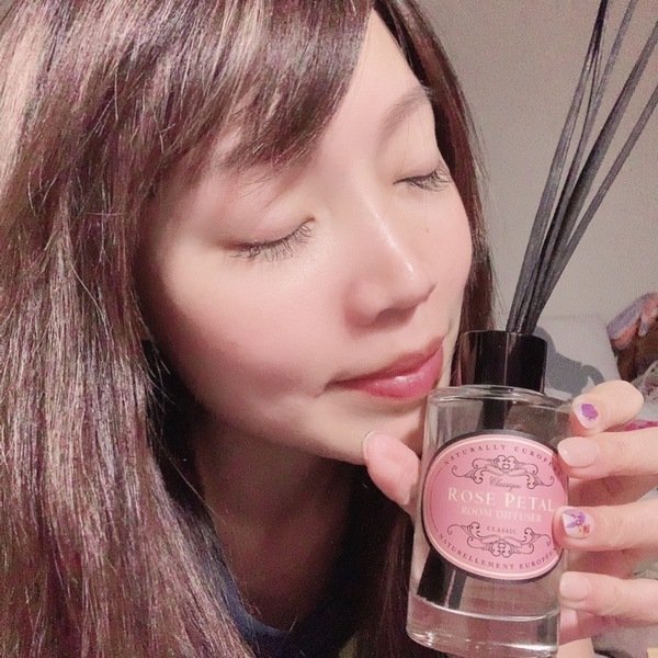 倪倪愛香氛－『香氛推薦』家居療癒氣氛轉換必備幸福寶物－NATURALLY EUROPEAN 英國賽玫特自然歐洲時尚擴香組－玫瑰花瓣香味直擊開箱分享