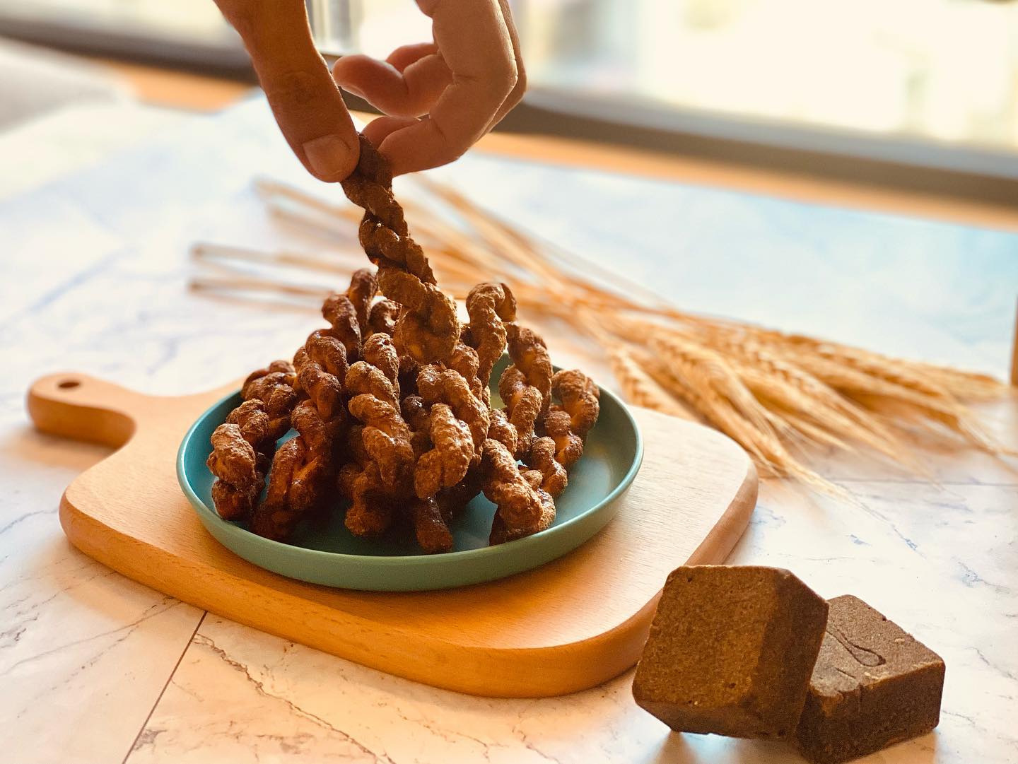 龍鑽烘炸手工麻花捲