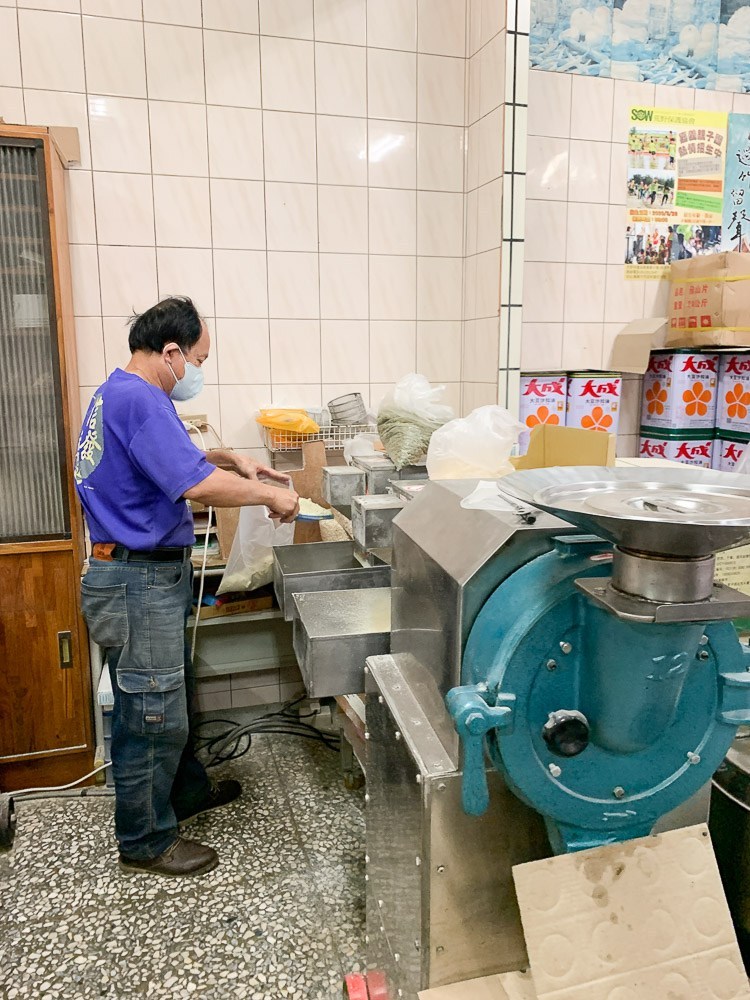 信發油行, 嘉義油行, 芝麻粉, 芝麻油, 苦茶油, 現磨雜糧粉, 五穀