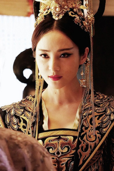 古裝劇「美絕人寰的皇后造型」3：蔣勤勤 飾演《海上牧雲記》南枯明儀