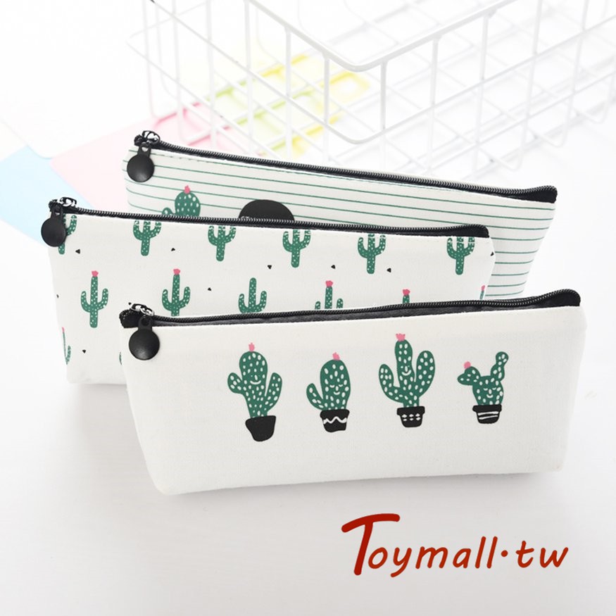 贈人玫瑰，手留餘香】規格：材質：帆布尺寸：20.5 * 9.5cm 重量：30g 顏色：白色圖案：許多仙人掌，四個仙人掌，一個仙人掌套餐包括：1x鉛筆袋備註：由於不同顯示器之間的差異，圖片可能無法反映