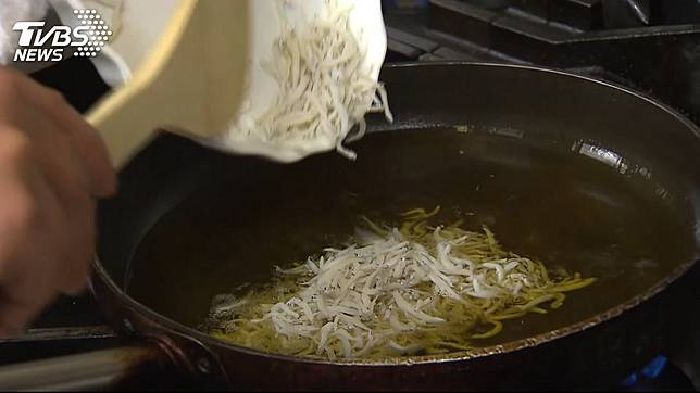 魩仔魚富有營養價值，是不少人愛吃的食物之一。(示意圖／TVBS)