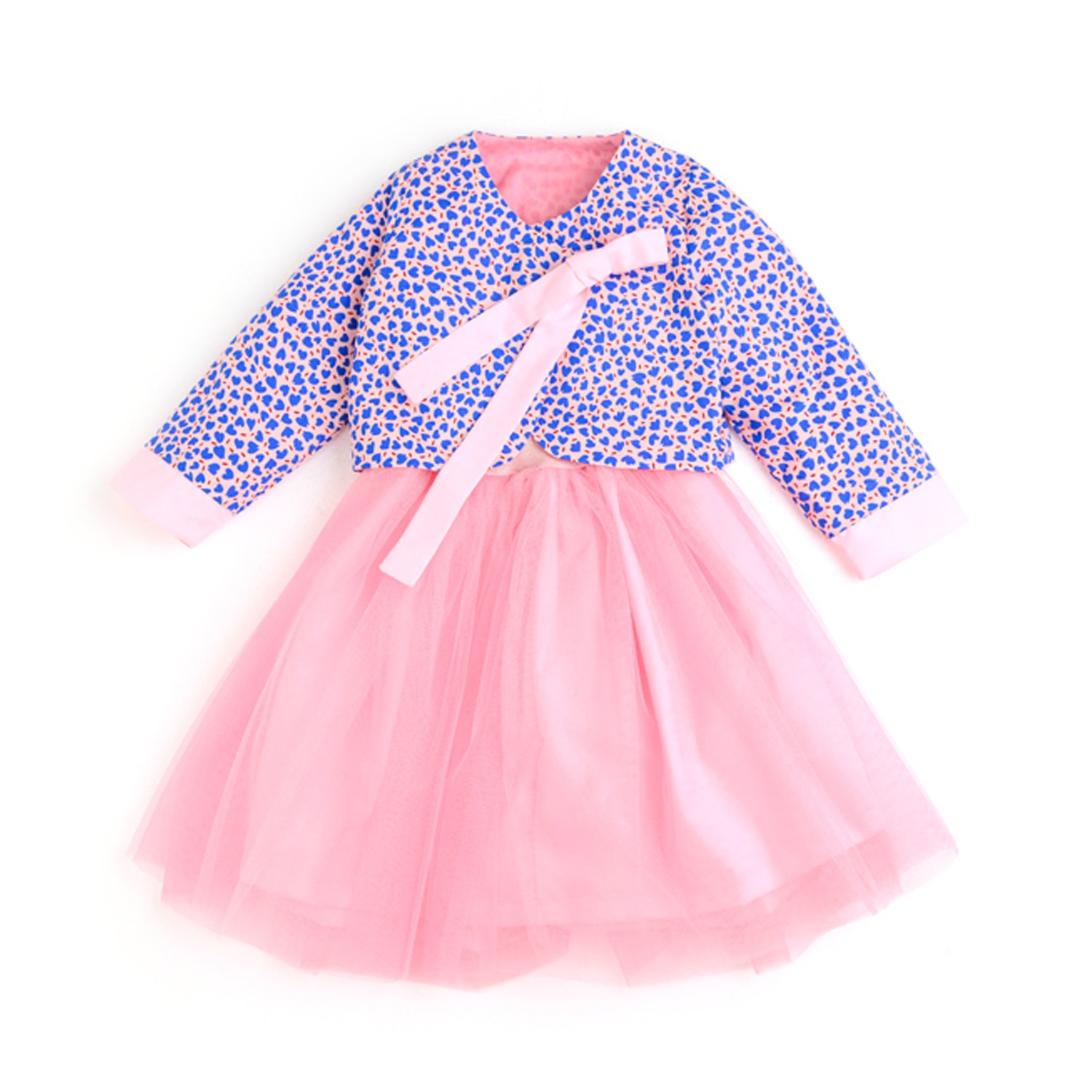 韓國知名專櫃品牌，高質感x實惠價。童裝潮流指標，時尚設計超吸睛。改良式生活韓服，經典傳統配色;來自韓國的 Ozkiz 是當地知名的專櫃品牌，高質感的品質、時尚可愛的設計，受到許多小童星的青睞，在韓劇中