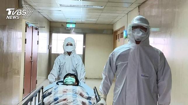 新冠肺炎疫情持續升溫，讓醫護人員備感壓力。(示意圖/TVBS)