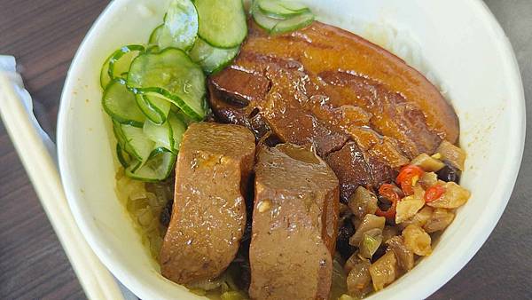 一甲子餐飲-祖師廟焢肉飯、刈包