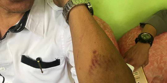 Siswa SMA di Riau Tendang dan Tinju Bibir Kepala Sekolah