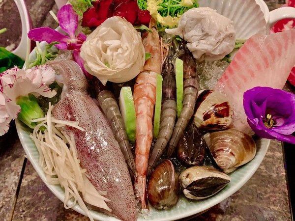 「台北民生社區美食」閨蜜情侶家庭聚會公司聚餐最佳安心健康美味網美餐廳首選-有機之星五星認證餐廳「喜園涮涮鍋民生浪漫店」直擊分享