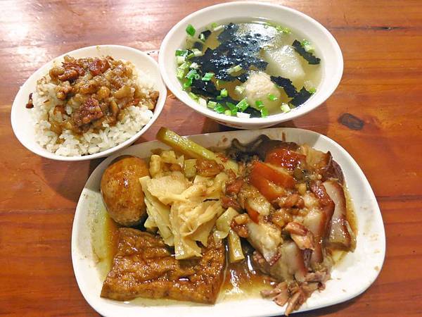 【宜蘭美食】發伯霸王豬腳-軟Q軟Q好入口的腿庫豬腳 【宜蘭美食】發伯霸王豬腳-軟Q軟Q好入口的腿庫豬腳