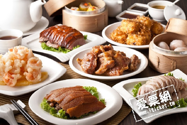 堅持的道地美味；港式飲茶原汁原味傳統推車重新呈現，提供美味的港式小點、精緻的中式菜餚，道道可口。 套餐內容：港都品茗、主廚精選開胃菜1份、燒臘什錦拼盤(烤鴨、油雞、叉燒)、茶樓點心(大點3份、中點4份