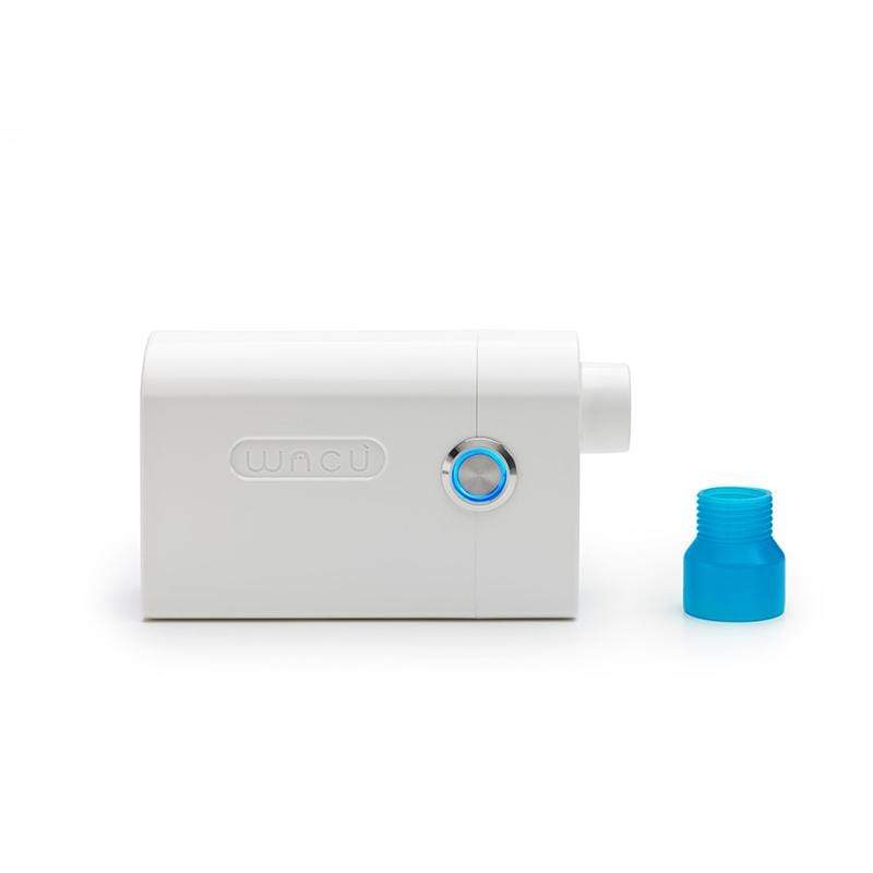 產品特色 插電式、一鍵啟動壓縮，輕鬆方便又省力 15LPM超大吸氣流量，一分鐘即可完全壓縮S碼真空袋，快速有效率(壓縮時間受真空袋大小與欲壓縮之衣物量影響) 體積小巧又輕量，攜帶出遊無負擔 機體簡約造