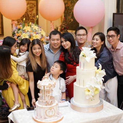 Ultah Liliana Tanoesoedibjo Hary Tanoe Terima Kasih Sudah Jadi Istri Dan Ibu Terbaik Bagi Anak Anak Okezone Com Line Today