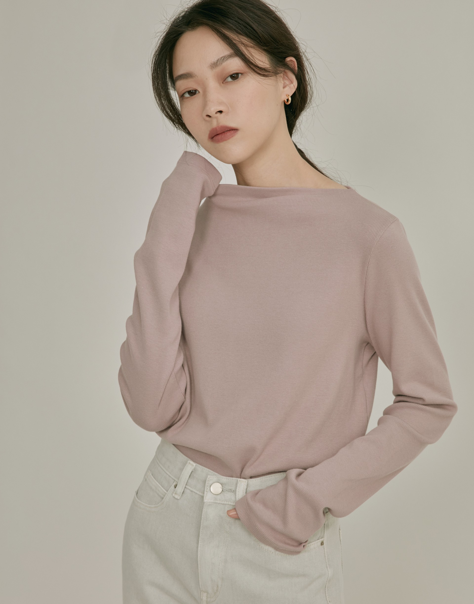 彈性：適中 MIT、基礎百搭版型、可內搭也可單穿、細緻羅紋