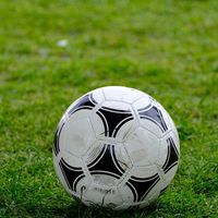 サッカーやってる中高生集まれー