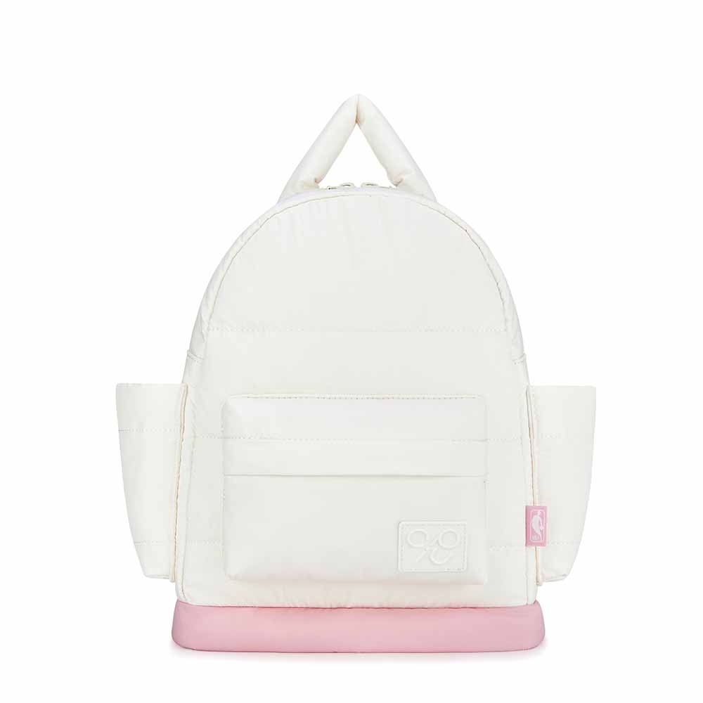 【活動指定包款】8/14~9/13凡購買指定NBAxCiPU包款即贈＂NBAxCiPU刺繡貼＂乙個*贈品採隨機贈送，恕不挑款*數量有限，送完為止，敬請把握機會！NBAxCiPU聯名系列商品。喜舖經典之