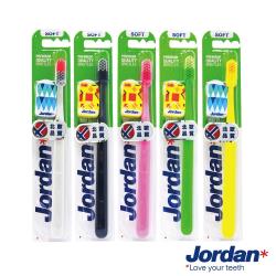 ◎榮獲紅點設計獎|◎舒適的握柄設計|◎單一原料製成品牌:Jordan種類:牙刷品類:一般成人牙刷內容物說明:【Jordan】清新酷炫(軟毛)附牙刷蓋*5組顏色、樣式隨機出貨產地:馬來西亞