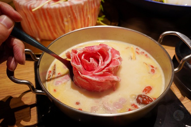肉多多火鍋員林育英店