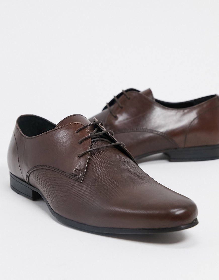 Shoes by Topman Some occasions call for a smarter shoe Lace-up fastening Slim toe Slim sole